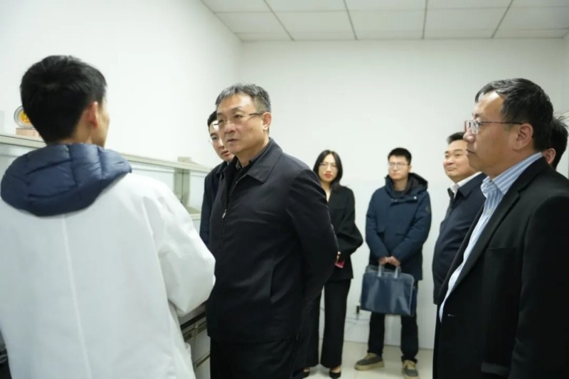 山東省供銷合作社聯(lián)合社黨組書記、理事會(huì)主任張傳忠一行蒞臨公司調(diào)研交流